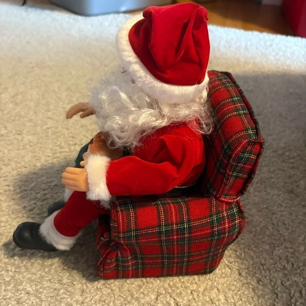 VINTAGE 1995 SANTA PETTING HIS DOG 11